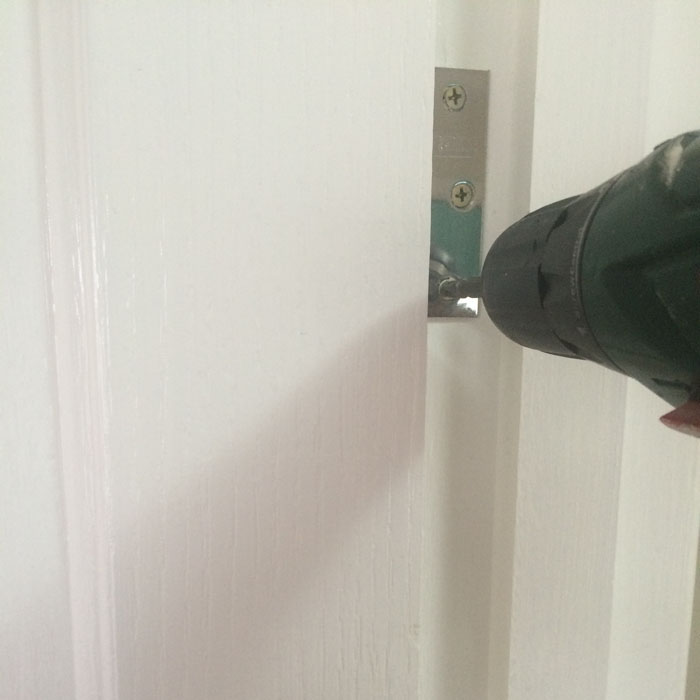 how to repair rubbing  door